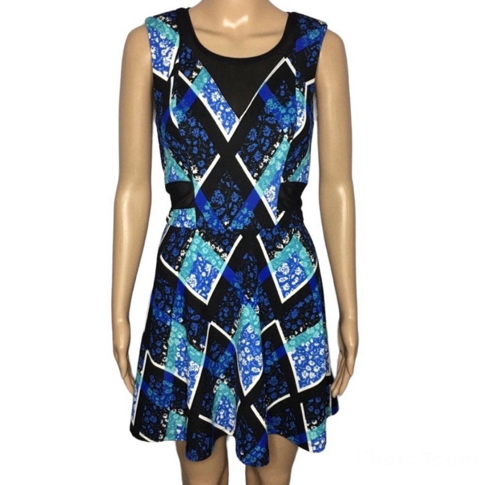 Material Girl Retro Black & Blue Patterned Sleeveless Crewneck Cocktail Dress